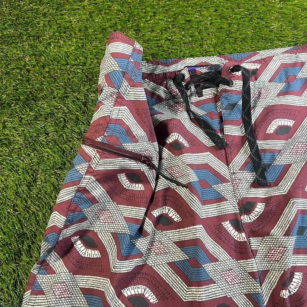 Patagonia Wavefarer Board Shorts Geometric Tribal Print Mens 34 Surf Swim Beach